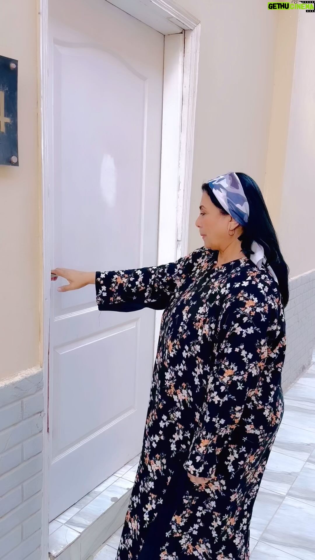 Menna Fadali Instagram - كله منك يا حسن خليت سلوي عثمان حببتي قلبت عليا أنا مالي أنا بقا لا والحج احمد ولعها ومشي ينفع كده😄😄😄 كواليس مسلسل محارب رمضان ٢٠٢٤ ان شاءالله انتاج حج احمد السبكي تاليف محمد سيد بشير اخراج الاستاذه شيرين عادل @hassanelraddad @ahmedelsoobky @mohamed_sayed_bisheer