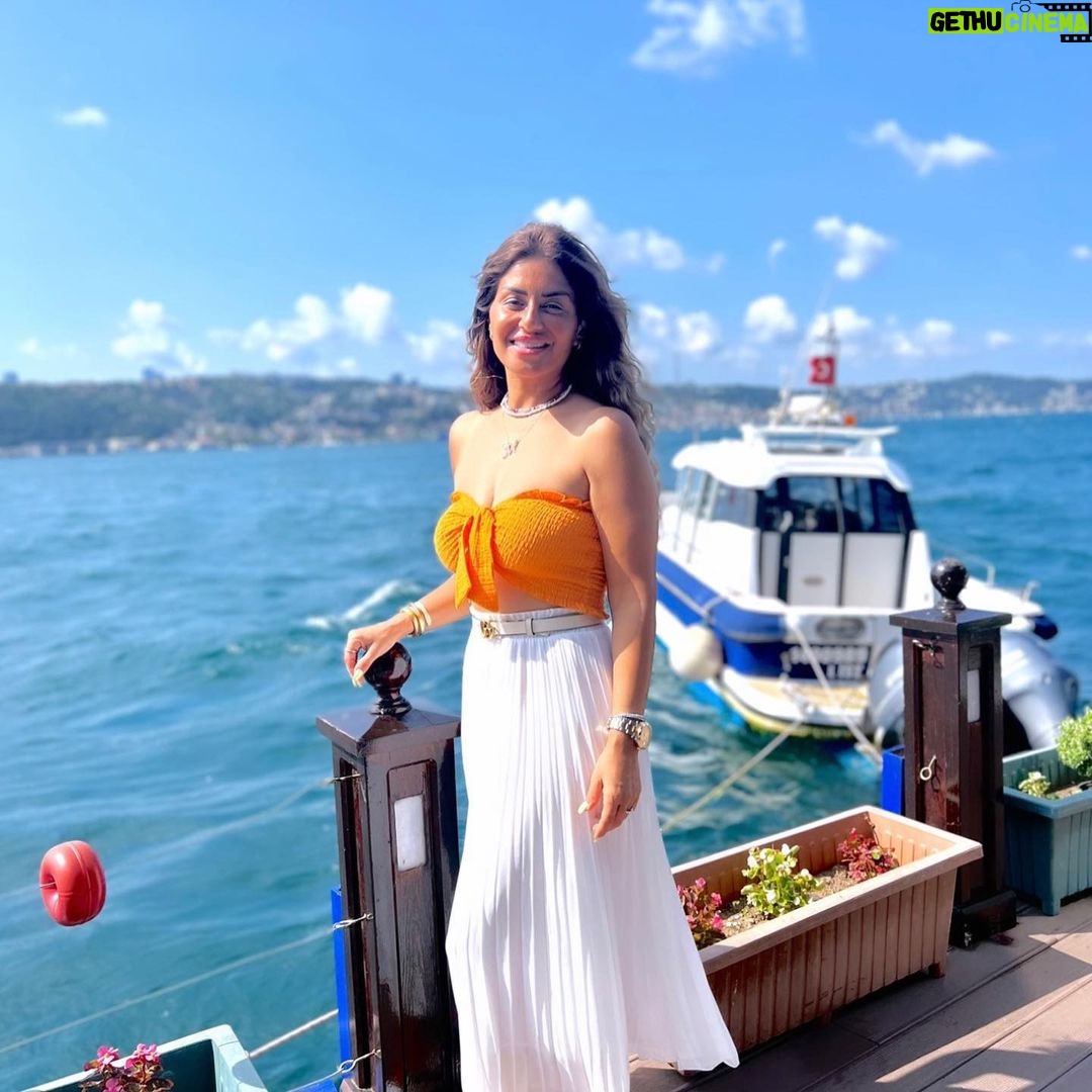 Menna Fadali Instagram - sometimes u have to keep your good news to yourself everybody is not genuinely happy for u🤍😉 #istanbul 🇹🇷🇹🇷🇹🇷 Beylerbeyi Doğa Balık Restaurant
