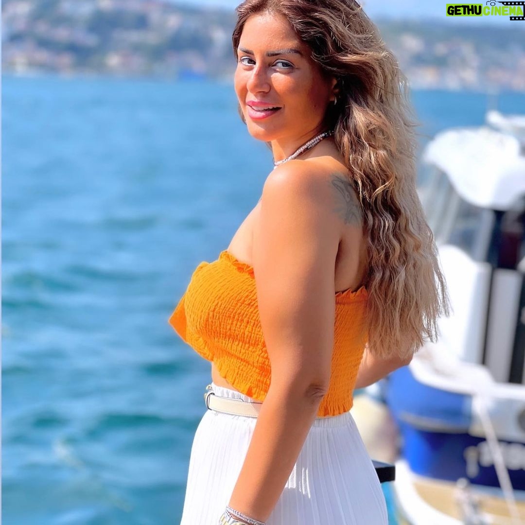 Menna Fadali Instagram - sometimes u have to keep your good news to yourself everybody is not genuinely happy for u🤍😉 #istanbul 🇹🇷🇹🇷🇹🇷 Beylerbeyi Doğa Balık Restaurant