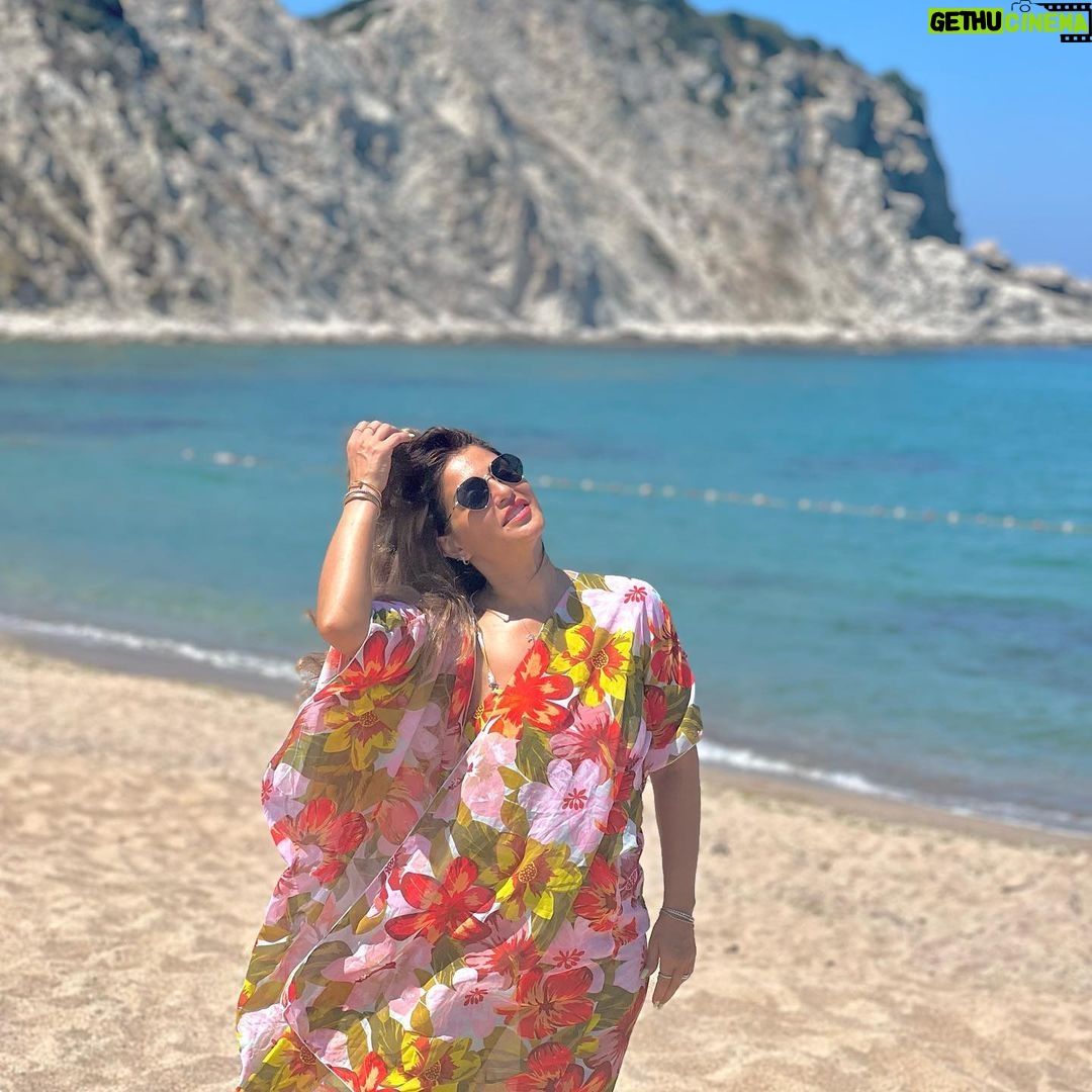 Menna Fadali Instagram - En güzel yerlerden biri 🇹🇷🇹🇷 #şiıe 🇹🇷🇹🇷 Mad Sea Beach Hotel