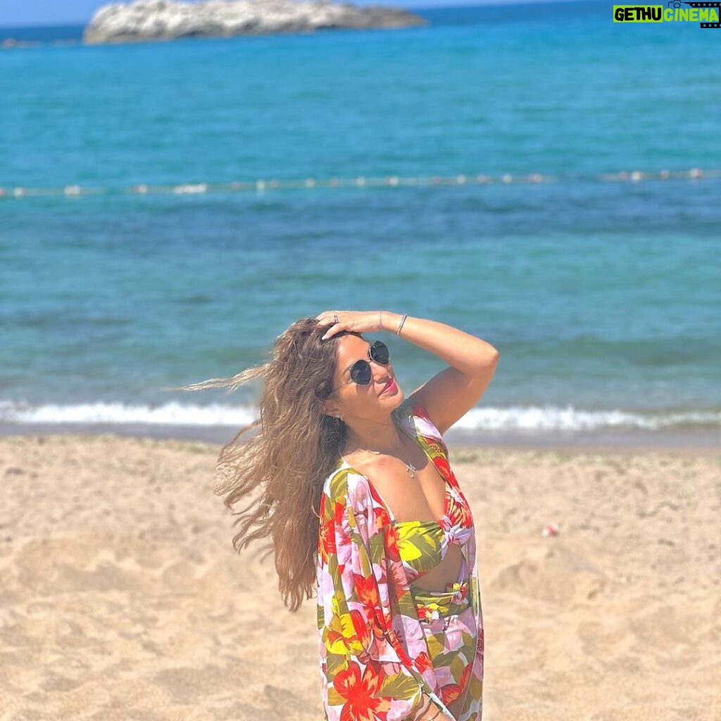 Menna Fadali Instagram - En güzel yerlerden biri 🇹🇷🇹🇷 #şiıe 🇹🇷🇹🇷 Mad Sea Beach Hotel