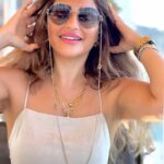 Menna Fadali Instagram - a woman who is okay with being alone is a powerful woman 🤍 #istanbul 🇹🇷 Pembe Yalı Restaurant Cafe