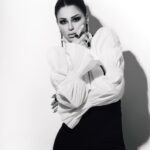 Menna Fadali Instagram - New photo shoot by the talent ahmed mobarez Make up by the pretty Dina elkashef. Hairdresser by the amazing Hamo mohsen ❤️❤️❤️ @ahmedmobarezz @dinaelkasheff @hamomohsen @hamomohsensalon #mennafadaly #mennafadali #egyptionactress