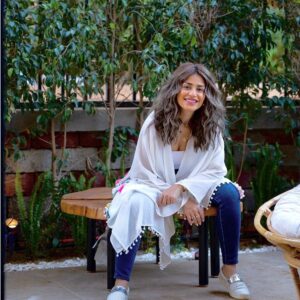 Menna Fadali Instagram - كل سنه وانتم طيبين وعيد سعيد عليكم يا رب عيد مبارك وربنا يسعد ايامكم ❤️❤️❤️🤍
#منه_فضالي