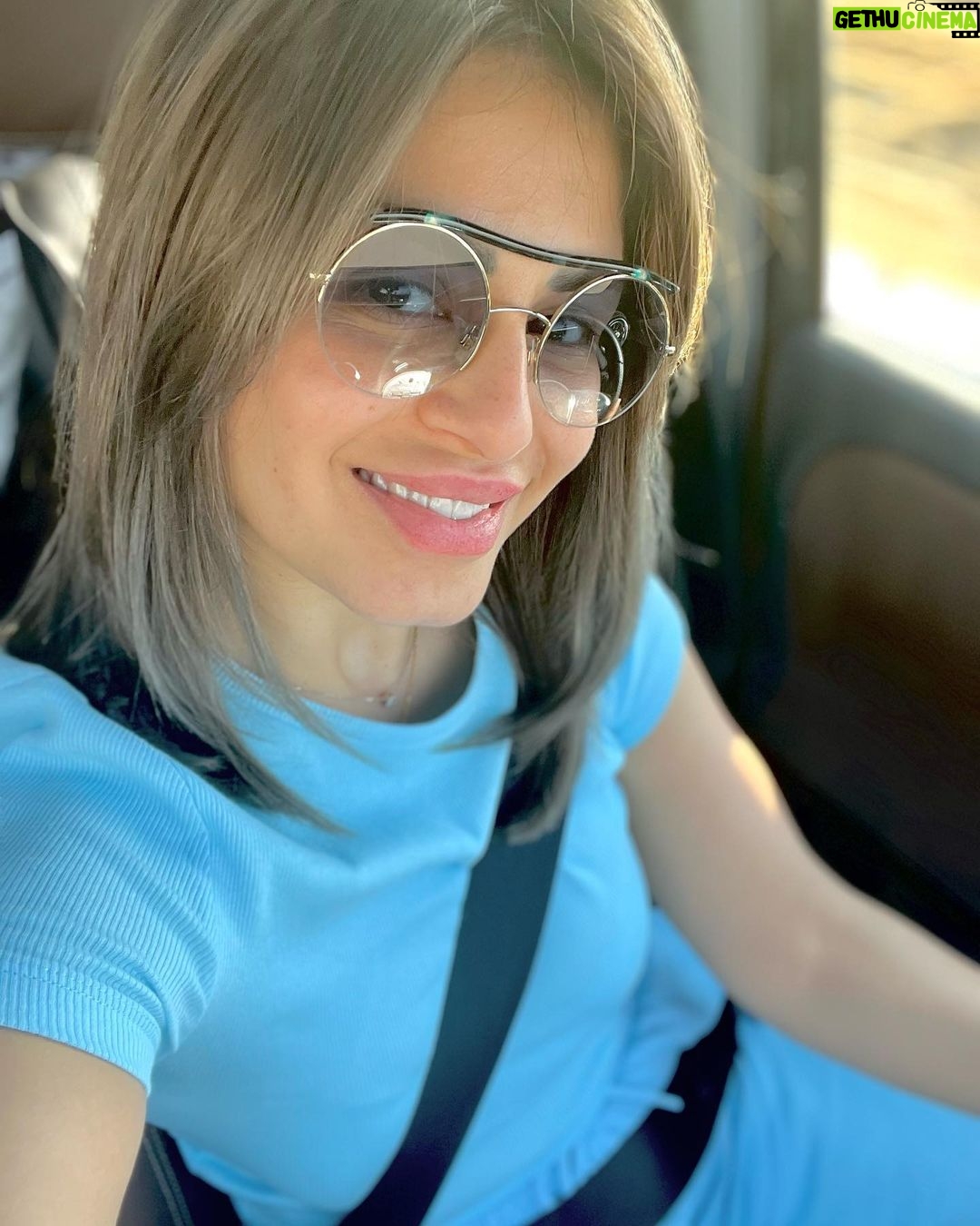 Menna Fadali Instagram - صباحكم كله خير يا رب ويومكم ابيض زي قلوبكم🤍 #منه_فضالي