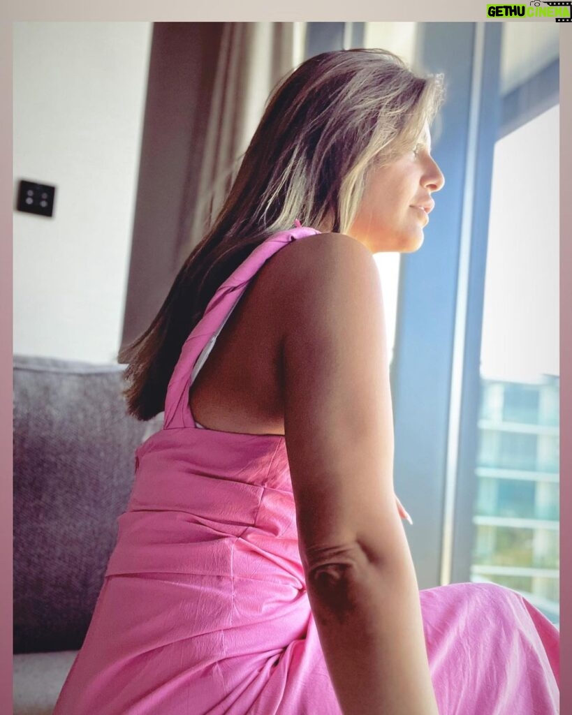 Menna Fadali Instagram - The pink girl 💗 #dubai 🇦🇪 #منه_فضالي #دبي #الامارات #السعوديه