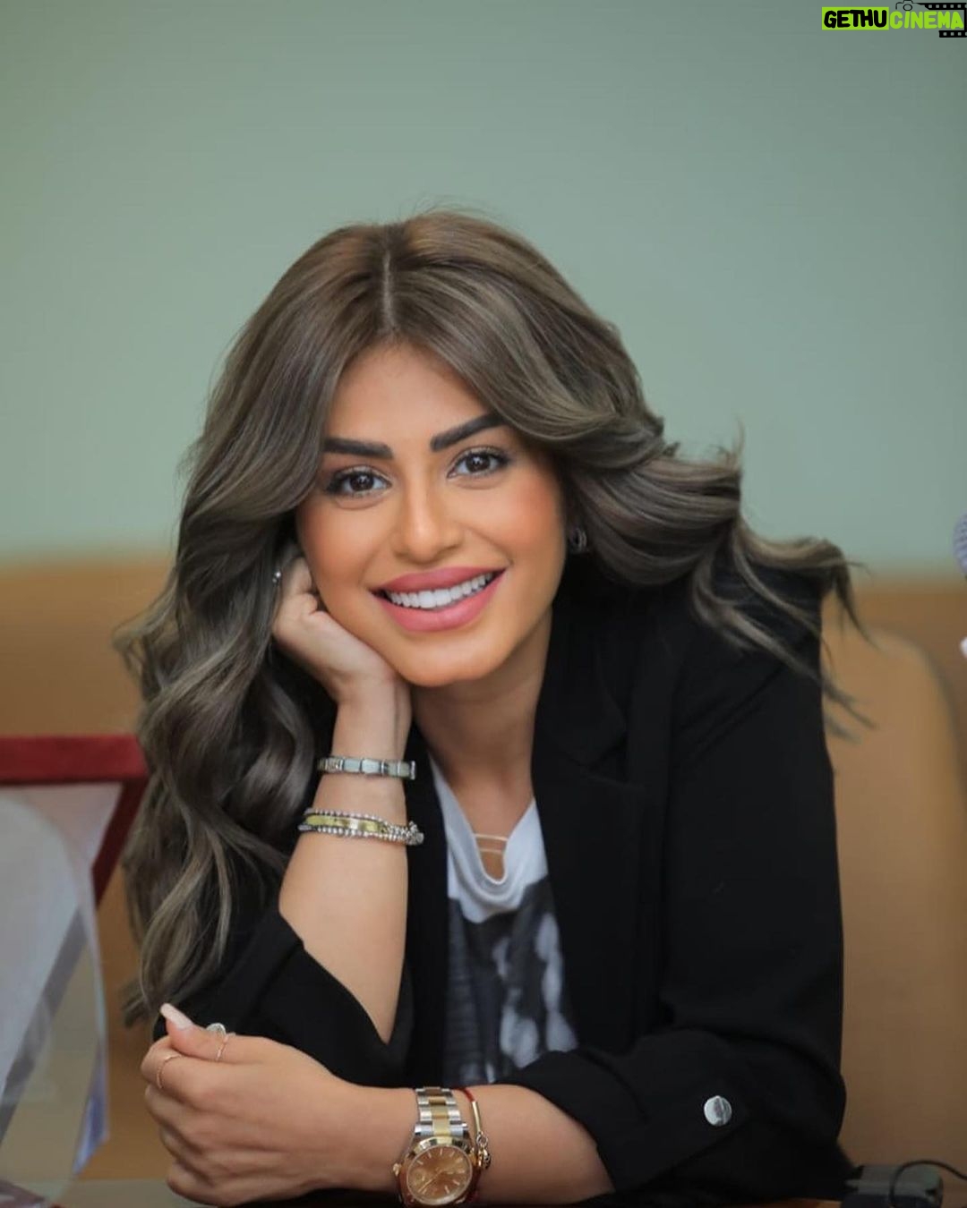 Menna Fadali - 69.2K Likes - اول تكريم ليا السنه دي عن دور نرجس من اخبار اليوم الحمدلله شكرا لكل الجمهور شكرا للمخرج العظيم محمد سامي شكرا شركه ميديا هب ❤️❤️❤️🙏🏼 #جعفر_العمده #نرجس #منه_فضالي @mohamedramadanws @directormohamedsami @mediahubadvertising