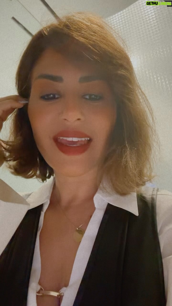 Menna Fadali Instagram - Happy new year beautiful people 🎅🏼🎄 2024❤️🎉🎈🇵🇸🇵🇸🇵🇸