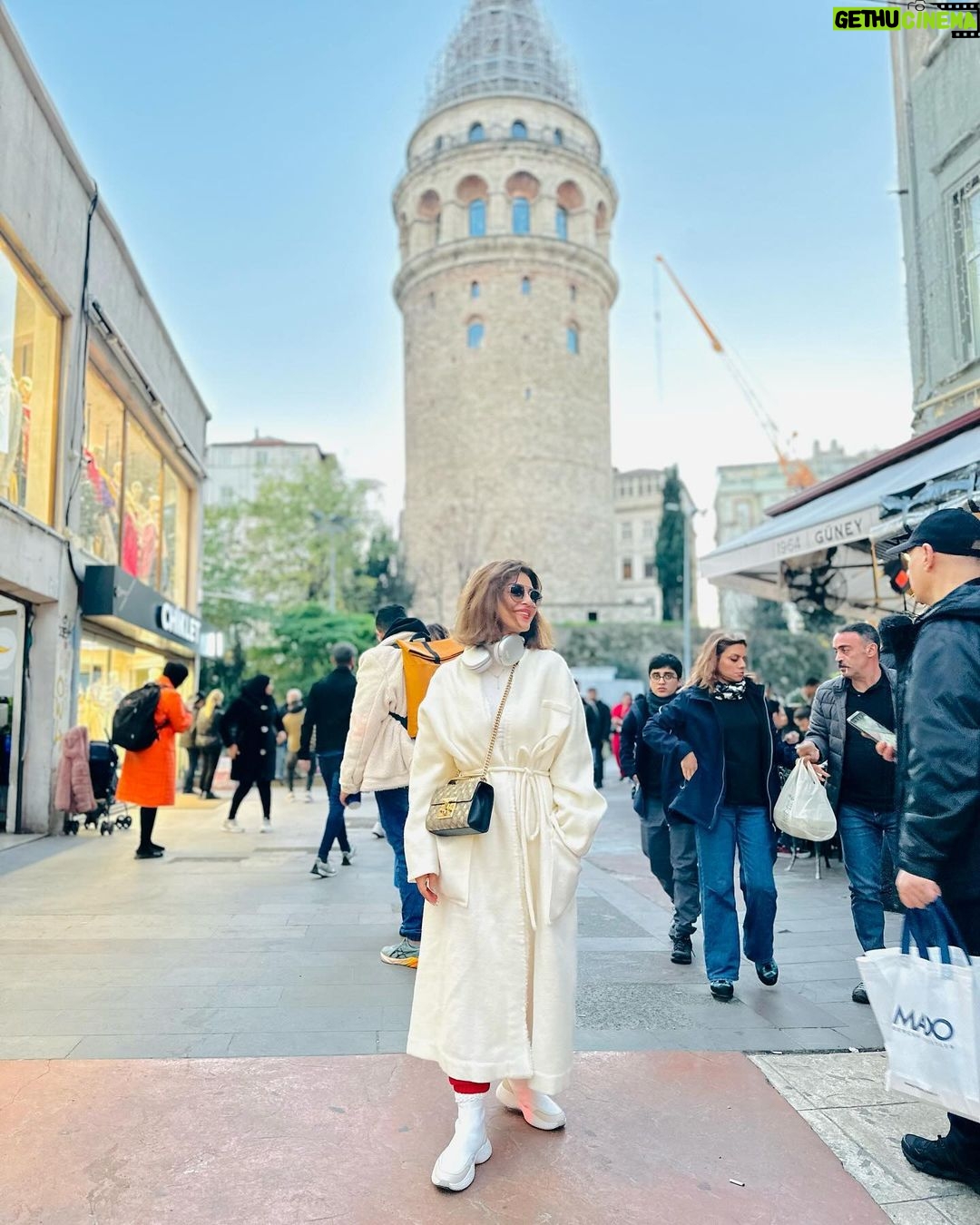 Menna Fadali Instagram - 🇹🇷🇹🇷❤️ be like life , accompany everyone and do not cling to anyone #menna_fadali #turkish #istanbul 🇹🇷❤️ Galata Tower