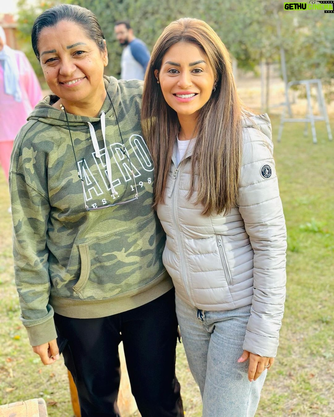 Menna Fadali Instagram - احلي واجمل واشطر مخرجه بحبك اد الدنيا والله ومبسوطه اني معاكي ❤️❤️❤️❤️ عن الاستاذه شيرين عادل أتحدث ❤️ #محارب #رمضان٢٠٢٤ 🎥 دعواتكم @shereen_adel_official