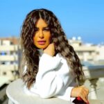 Menna Fadali Instagram - Happiness in short, give the best of you everywhere you go , give a smile, give thanks, give love , and give without expectation of return …. It’s me ❤️😉