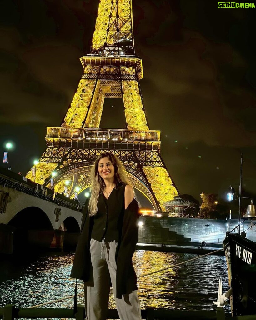 Menna Fadali Instagram - Paris, c’est l’amour 🇫🇷 #paris