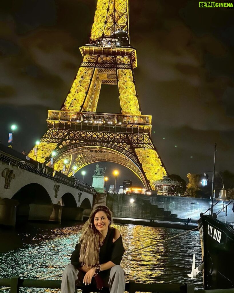 Menna Fadali Instagram - Paris, c’est l’amour 🇫🇷 #paris
