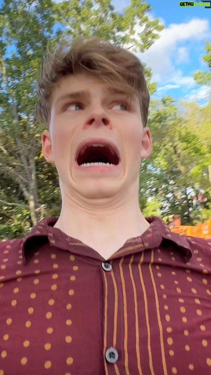 Merrick Hanna Instagram - @rachel_pizzolato is so strong 😬 @universalorlando #atuniversal #hosted Universal Orlando Resort