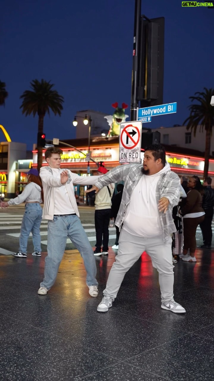 Merrick Hanna Instagram - SpongeBob Dance with the trend creator himself @irock5able on Hollywood Blvd! Hey @nickelodeon ! Arm waves in Edgar's trend created by @phillipchbeeb 🔥🔥