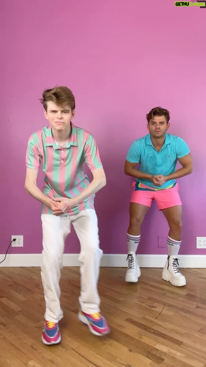 Merrick Hanna Instagram - 💪 @garrettclayton1