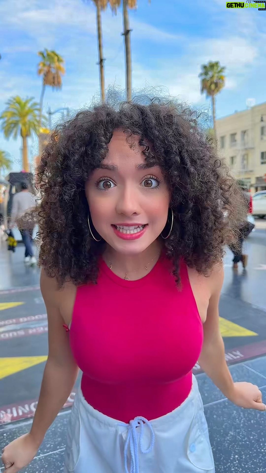 Merrick Hanna Instagram - We had to do this iconic scene𤣠@merrickhanna If you know what movie this is, we are besties ! . . #losangeles #hollywood #hollywoodboulevard #california #actress #funny #meangirls #meangirlsmovie #meangirlsmusical #risa #comedia #comedy #humor #laugh #viral #explore #explorepage Los Angeles, California