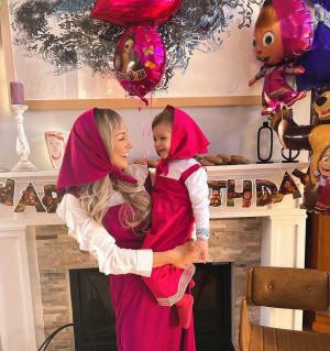 Meryem Uzerli Instagram - #happybirthday my ♥️!!!! 
#3yearsold 🥰 🎉 💕 #godbless 🙌🏼…. We all love YOU so so much 🎉♥️❤️😻🥰