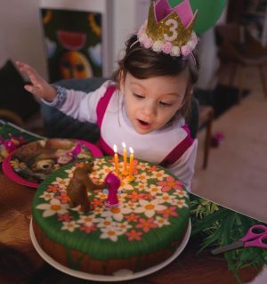 Meryem Uzerli Instagram - #happybirthday my ♥️!!!! 
#3yearsold 🥰 🎉 💕 #godbless 🙌🏼…. We all love YOU so so much 🎉♥️❤️😻🥰