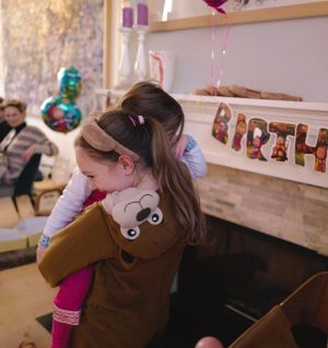 Meryem Uzerli Instagram - #happybirthday my ♥️!!!! 
#3yearsold 🥰 🎉 💕 #godbless 🙌🏼…. We all love YOU so so much 🎉♥️❤️😻🥰