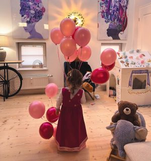 Meryem Uzerli Instagram - #happybirthday my ♥️!!!! 
#3yearsold 🥰 🎉 💕 #godbless 🙌🏼…. We all love YOU so so much 🎉♥️❤️😻🥰