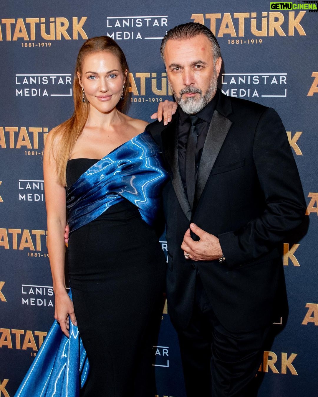 Meryem Uzerli Instagram - @htfdlosangeles 🎥 🇹🇷 🇺🇸 💕 what an honor to be a part of this beautiful event, the Hollywood Turkish Drama Days in Los Angeles. Organized by the amazing @barbarostapan and his great team. Watching the world premiere of the first part of two movies called ATATÜRK, played by the incredible actor @iynemliarasbulut ❤️ Dress @nourfathallah Hairstyle + Make Up @lamakeupandhairbyelia Hair @byhuelya #losangeles Los Angeles, California