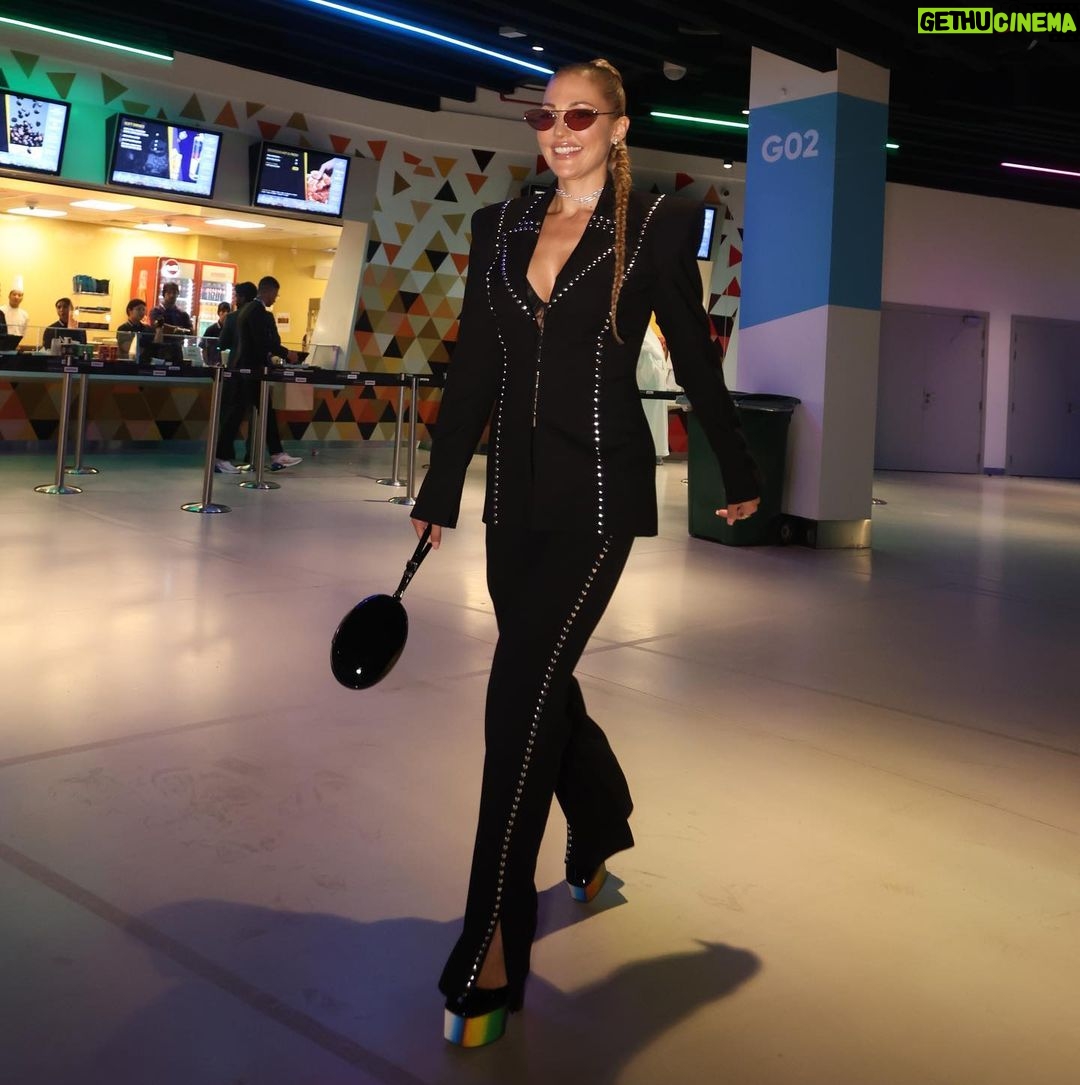 Meryem Uzerli Instagram - 🏀 @nbaarabic @nba ❤️ @visitabudhabi @etihadarena.ae @abudhabievents @yasisland Styling @nourbozz Outfit @etoilelaboutique Shoes @giuseppezanotti Jewellery @alfardanjewellery.dxb Hair @wassimsteve Make up @veronicasaber Agency @humanagementme #InAbuDhabi | #YasIsland | #EtihadArena #NBAinAbuDhabi #في_أبوظبي #الاتحاد_ارينا #abudhabi Etihad Arena