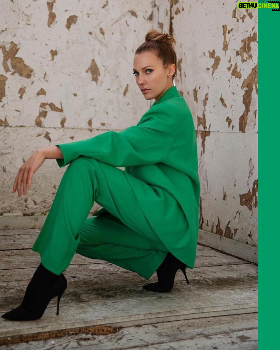 Meryem Uzerli Instagram - @maison.novague in the new issue of 🇬🇧 @fabukmagazine ♥️ out now ❤️ #hautecouture #dresses #fashion London, United Kingdom
