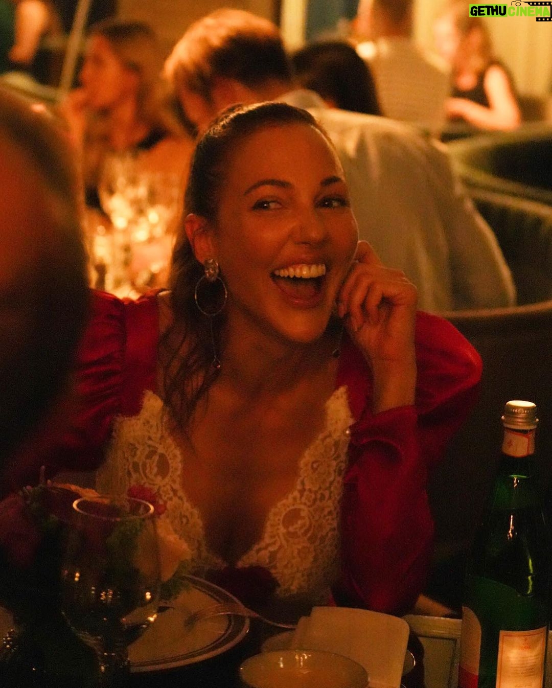 Meryem Uzerli Instagram - More of #happiness💕 🌹 12.08.2023 🌹 📸 @victoriapinsel Hotel de Rome, a Rocco Forte Hotel
