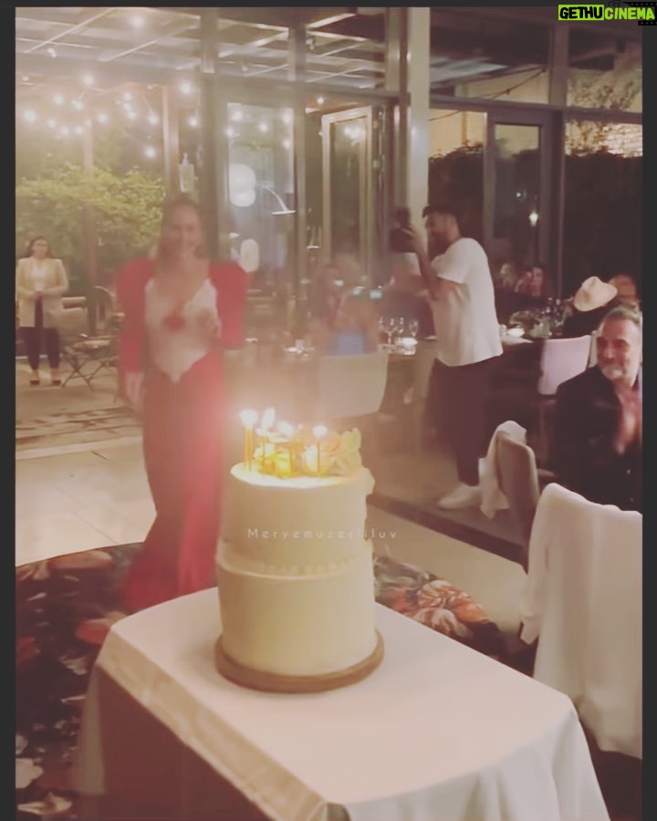 Meryem Uzerli Instagram - 12.08.2023 🎂 ❤️!!!! Happiest #birthdaygirl thanks to everybody who was part of this unforgettable night .. I m deeply thankful ❤️ 📸 @victoriapinsel Special thanks to the incredible talented singer @kingsleyqofficial 🎤 Hotel de Rome, a Rocco Forte Hotel