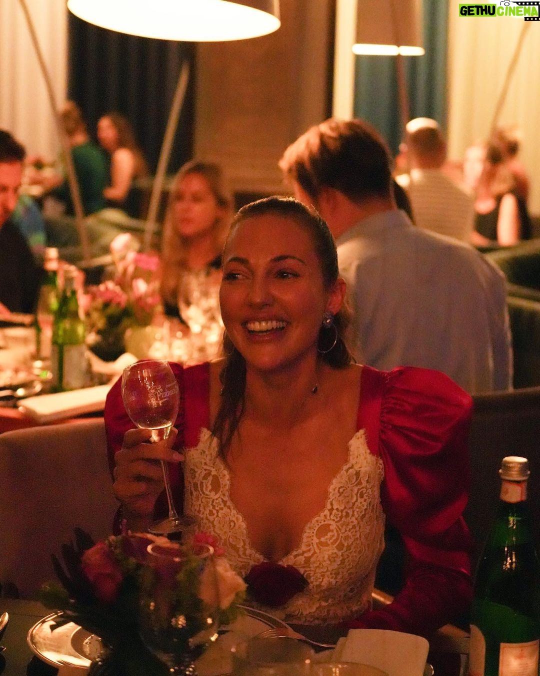 Meryem Uzerli Instagram - 12.08.2023 🎂 ❤️!!!! Happiest #birthdaygirl thanks to everybody who was part of this unforgettable night .. I m deeply thankful ❤️ 📸 @victoriapinsel Special thanks to the incredible talented singer @kingsleyqofficial 🎤 Hotel de Rome, a Rocco Forte Hotel