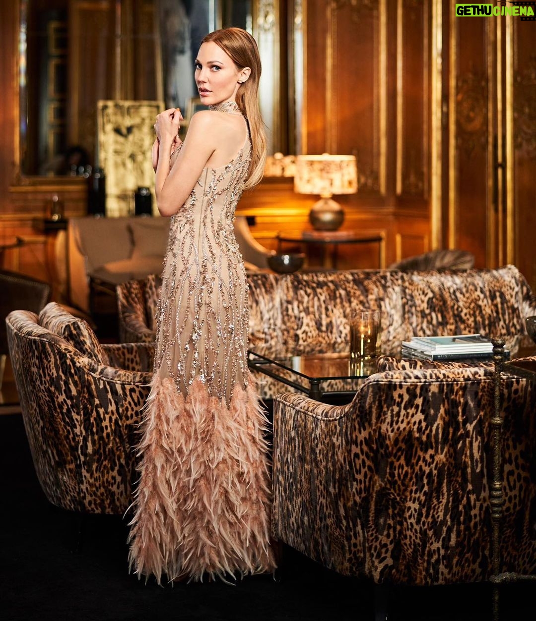 Meryem Uzerli Instagram - 👗 ❤️ @maison.novague ❤️ 👗 Schlosshotel Berlin by Patrick Hellmann