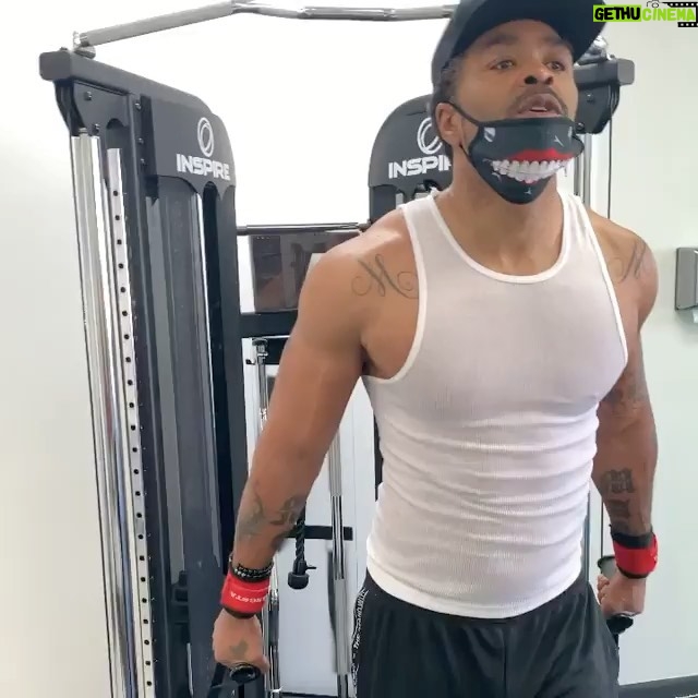 Method Man Instagram - Work..... that’s it ! that’s the caption...Repost from @ticalathletics • “Training Is Commitment And Lifestyle “ #IRONLUNG #TICAL #METHODMAN #JOHNNYBLAZE #HOTNIKKEL #TICALATHLETICS #HIPHOP #VEINGANG #IIFYM #MACROLIFE #GYM #ART #FITNESS #GRAFFITI #NYC #BENCHPRESS #SQUATS #DEADLIFT #BLACKOWNEDBUSINESS