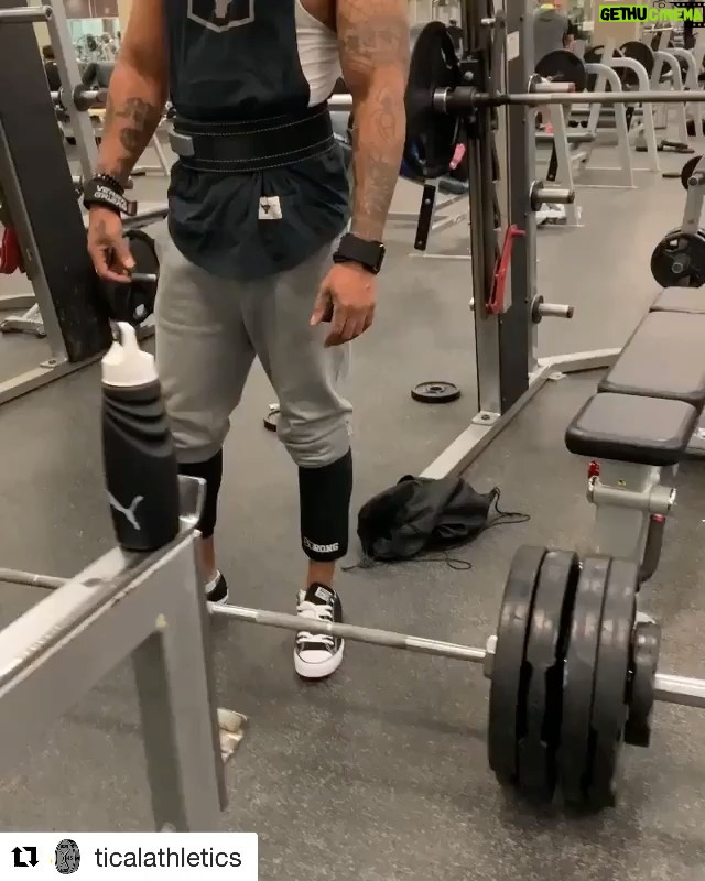 Method Man Instagram - 425 lbs deadlift pre-quarantine hope to get back to this post-quarantined stay safe er’body and stay ur asses at home #Repost @ticalathletics with @get_repost ・・・ PRE-QUARANTINE ‼️ “TRAINING IS COMMITMENT AND LIFESTYLE “ go pre-order ➡️ @ticalathletics www.ticalathletics.com