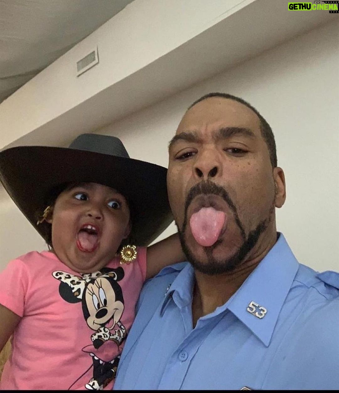 Method Man Instagram - Repost from @neighborhoodfilm • Nylah was a precious presence on the set of Concrete Cowboy. As we battled the elements to pull off a shoot in 20 days she showed up everyday battling cancer. Always bubbly. Always smiling. Always giving me high fives to keep going. Two years ago her precious life was cut short but her spirit of love and kindness lives on. Her Aunt @ivannah_mercedes is aiming to raise $25k for childrens cancer research @childrensphila. Please follow the link in our bio and consider supporting her!