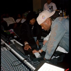 Metro Boomin Instagram - AOTY loading… 🔋🔋🔋