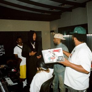 Metro Boomin Instagram - AOTY loading… 🔋🔋🔋