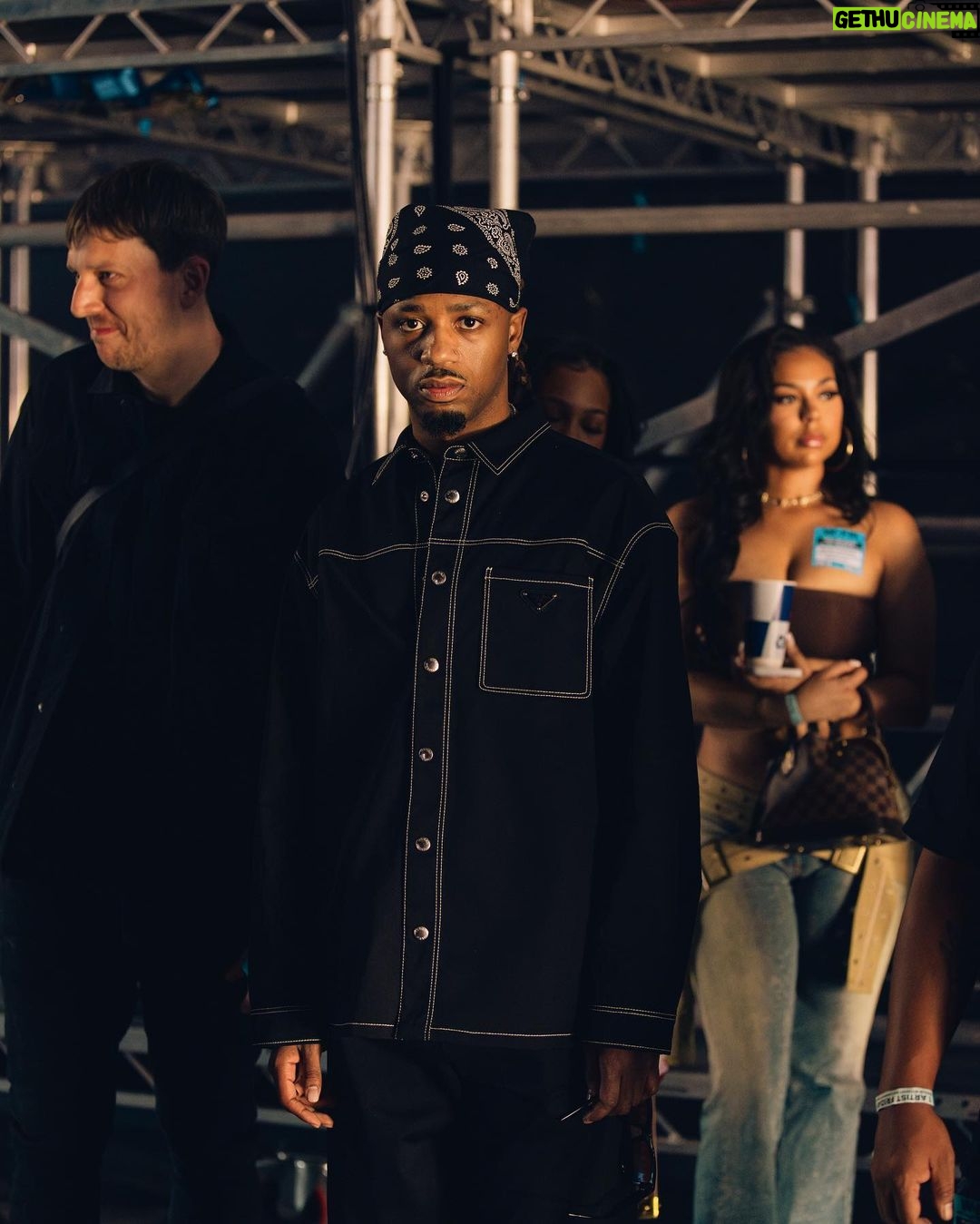 Metro Boomin Instagram - "Pay no mind to those who talk behind your back, it simply means that you are two steps ahead." - Tupac Shakur ✌🏾