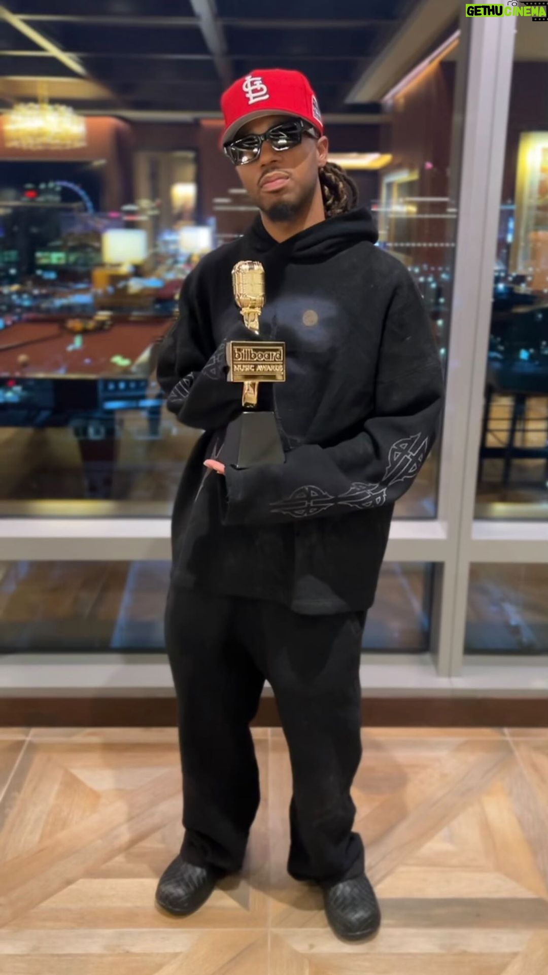 Metro Boomin Instagram - Congrats to @metroboomin on the #BBMAs win for Top Collaboration with @theweeknd & @21savage for “Creepin’”! 🎉