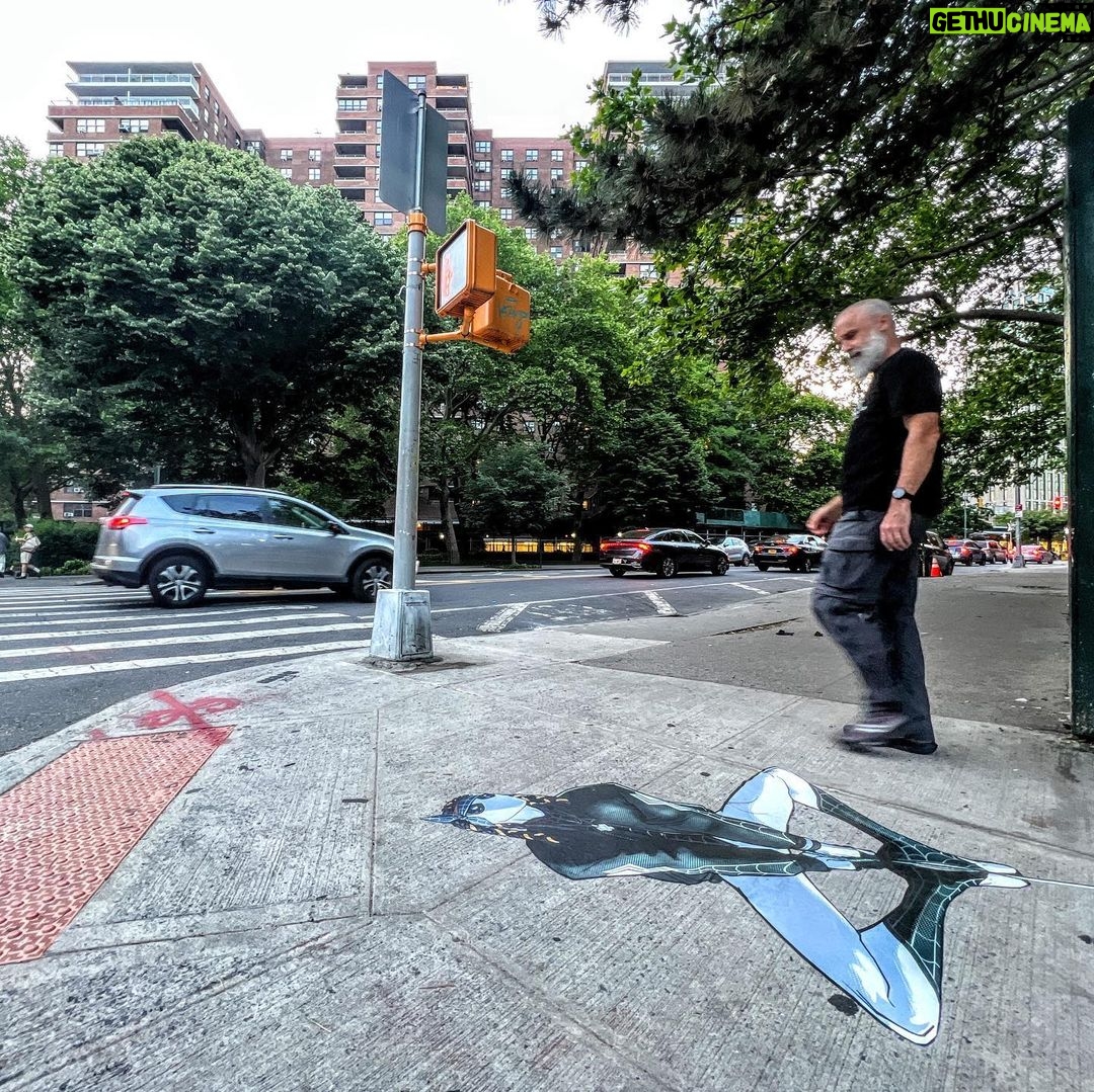 Metro Boomin Instagram - Catch me somewhere hanging in your city!! #MetroSpider 馃馃従馃暦锔忦煏革笍 Spider-Verse