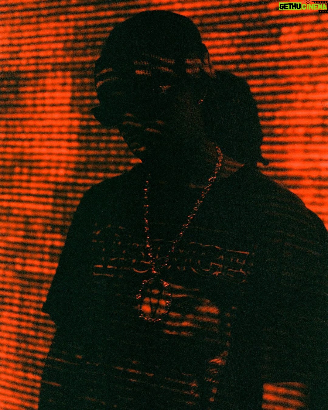 Metro Boomin Instagram - don’t call me twin cause in reality I don’t trust none of u niggas 🚷🚷🚷