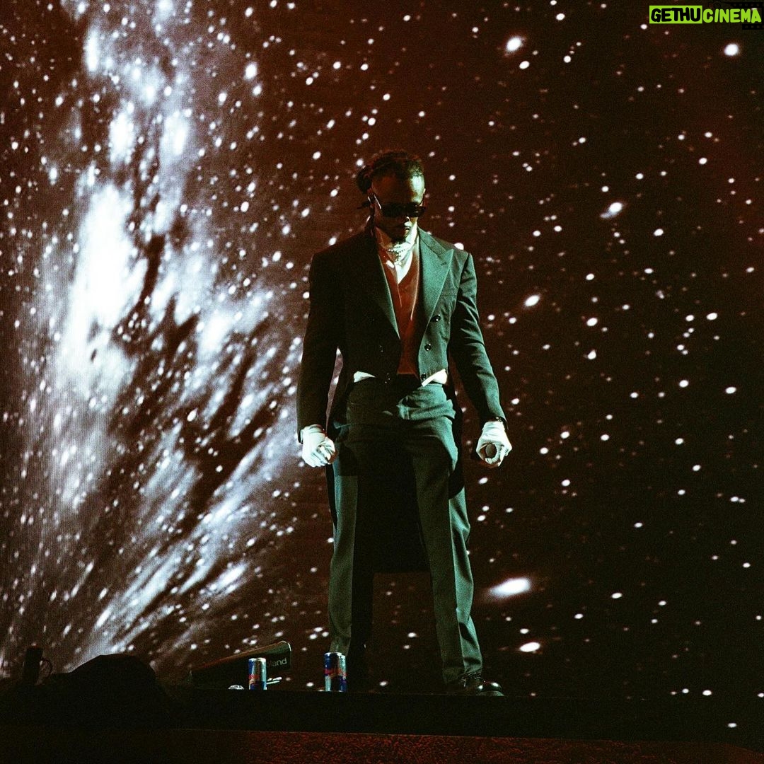 Metro Boomin Instagram - shooting for the moon but the stars just fine ✨✨✨