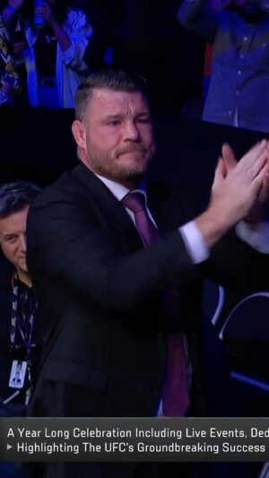 Michael Bisping Instagram - London give it up for a legend! @mikebisping ❤️ #UFCLondon #UFC #MMA #MikeBisping #Bisping