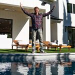 Michael Blakey Instagram - New YouTube video is live ! Have you ever wondered what it actually costs to own a beautiful mansion? In today’s episode, not only do we show you a stunning property in Los Angeles, but we also talk about the real costs involved to own and maintain it. Click the link in my bio to watch the video and find out how much you’ll need to earn to buy it 🎥 ~~~~~~~~~~ In it to win it ! ~~~~~~~~~~ #producermichael #inittowinit #mansion #house #housetour #luxuryhouse #howmuch #expensive #expenses #losangeles #california Encino, Los Angeles