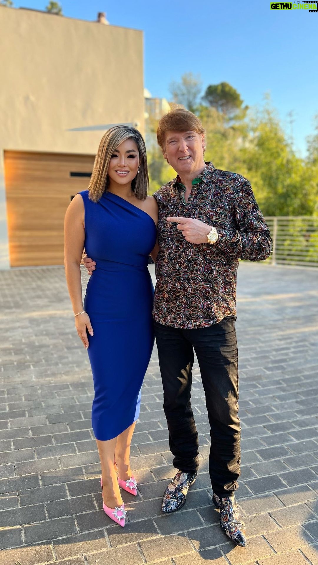 Michael Blakey Instagram - New YouTube video is live ! She’s back … !!! Check out this amazing modern Beverly Hills Mansion and have some laughs with our favorite realtor, the one and only @carolinechoilive ! Click the link in my bio to watch the video 🎥 ~~~~~~~~~~ In it to win it ! ~~~~~~~~~~ #producermichael #inittowinit #mansion #house #beverlyhills #losangeles #california #expensive #luxury #houseforsale #watch #rolex Beverly Hills, California