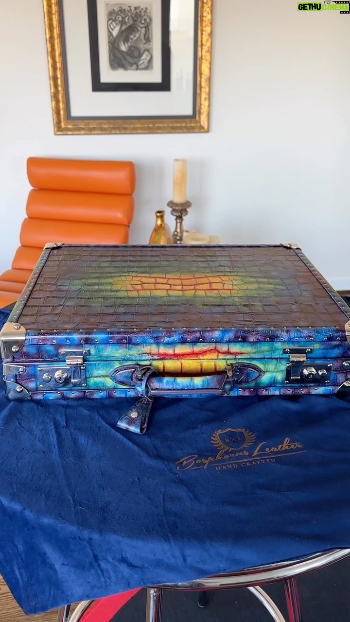 Michael Blakey Instagram - Timepiece Thursday ! This has to be the most beautiful watch case ever made ! I just received this incredible custom made case from @bosphorus.leather and couldn’t be more happy - the colors are extraordinary and match everything I own !!! Check out their amazing products and take advantage of the massive “Black Friday” discounts they currently have on their site… Happy Thanksgiving everyone 🥂 ~~~~~~~~~ In it to win it ! ~~~~~~~~~ #producermichael #inittowinit #watch #watchcase #quality #rolex #patekphilippe #audemarspiguet #custommade Beverly Hills, California