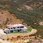 Michael Blakey Instagram - New YouTube video is live ! In this week’s episode we tour an incredible mansion hidden behind double security gates and perched deep in the mountains, yet incredibly, just minutes from LA … Click the link in my bio to see the video 🎥 ~~~~~~~~~~ In it to win it ! ~~~~~~~~~~ Calabasas, California