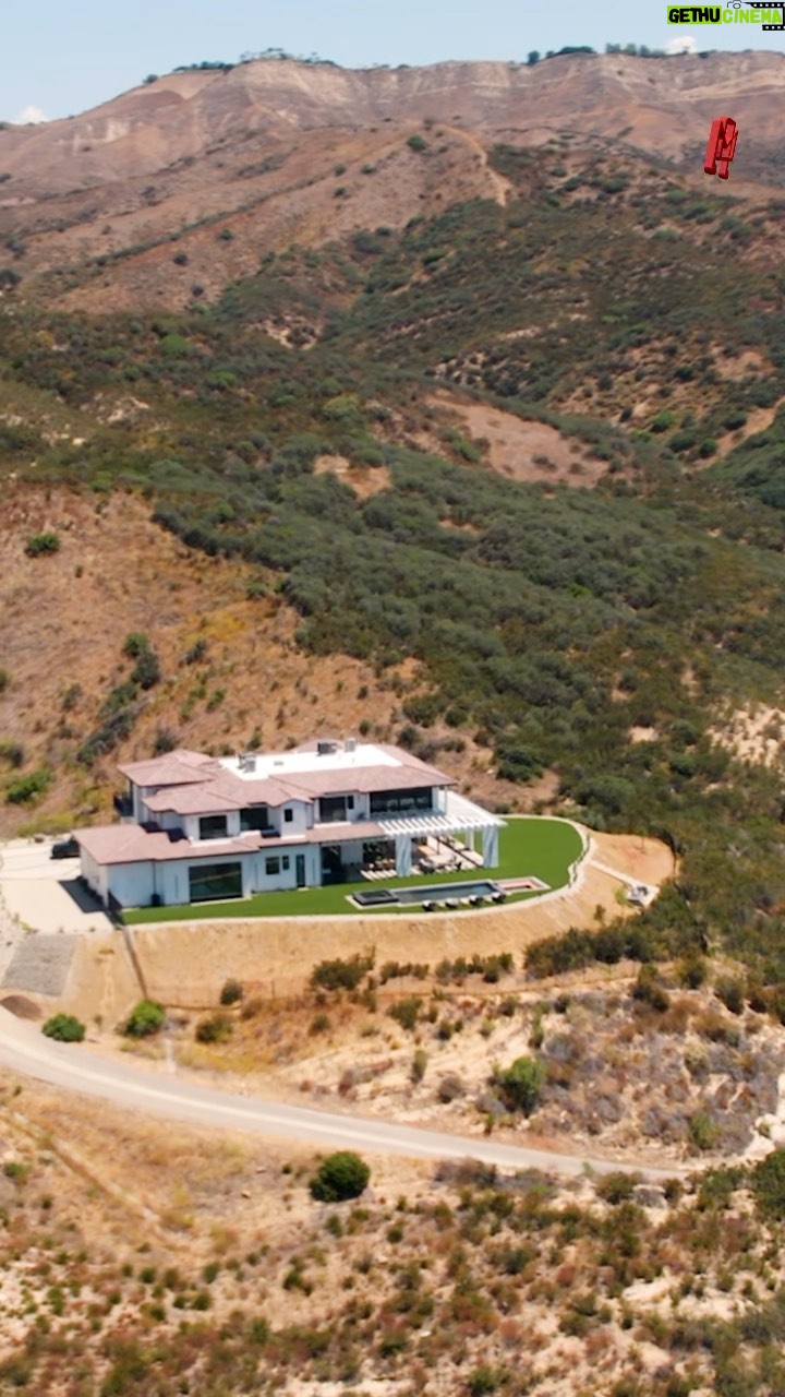Michael Blakey Instagram - New YouTube video is live ! In this week’s episode we tour an incredible mansion hidden behind double security gates and perched deep in the mountains, yet incredibly, just minutes from LA … Click the link in my bio to see the video 🎥 ~~~~~~~~~~ In it to win it ! ~~~~~~~~~~ Calabasas, California