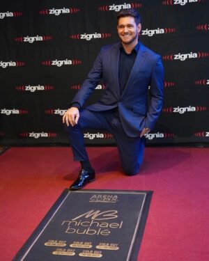 Michael Bublé Instagram - An absolute honour to be presented with this plaque from @arenacdmx and @zignialiveoficial . It represents the 5 sold out shows I’ve performed at this incredible venue! To me it symbolizes the hard work, dedication and support of so many people. Grateful to be able to reflect on this milestone. Here’s to many more shows together!