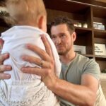 Michael Bublé Instagram - It’s amazing how someday someone comes into your life, and you can’t imagine how you ever lived without them. Happy 1st birthday Cielito ❤️ - Es increíble cómo alguien entra en tu vida un día, y no puedes imaginar cómo viviste sin ellos. Feliz primer cumpleaños, Cielito ❤️